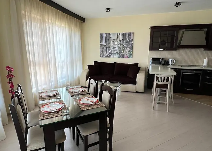 アパート на морето плаж кабакум, варна, двустаен с паркомясто On The Sea Kabakum Varna, One-bedroom With Parking Lot ヴァルナ