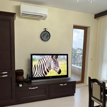 на морето плаж кабакум, варна, двустаен с паркомясто On The Sea Kabakum Varna, One-bedroom With Parking Lot شقة *